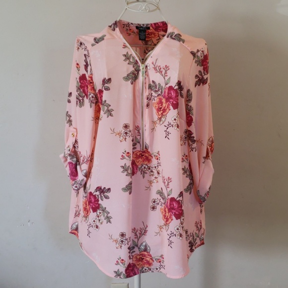 Rue21 Tops - rue21 Floral Blouse